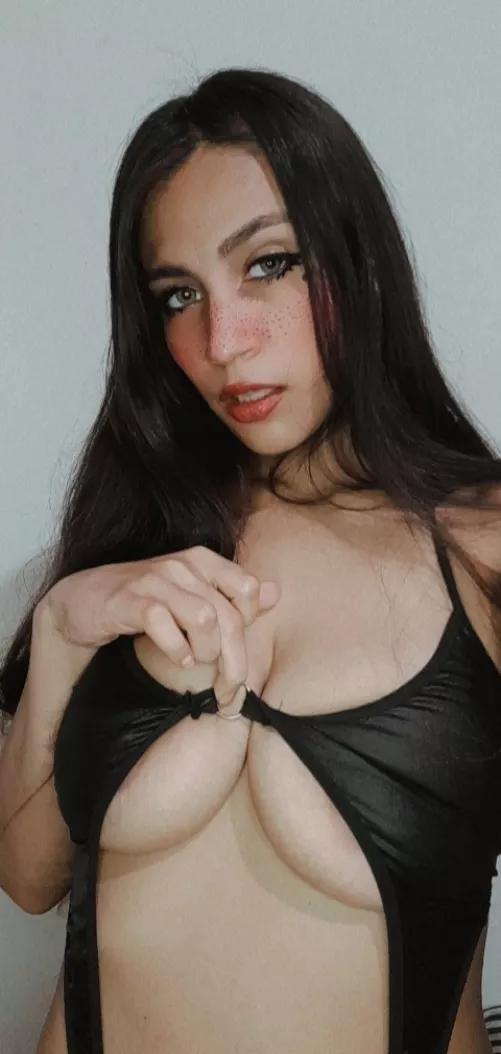 Latin body 💃🏽 squirt/BJ's/ sex tape 💦 sexting and videocall queen 👑 cosplay 🍭 toys lover 🍆 free page and v.i.p page (30% off) in comment