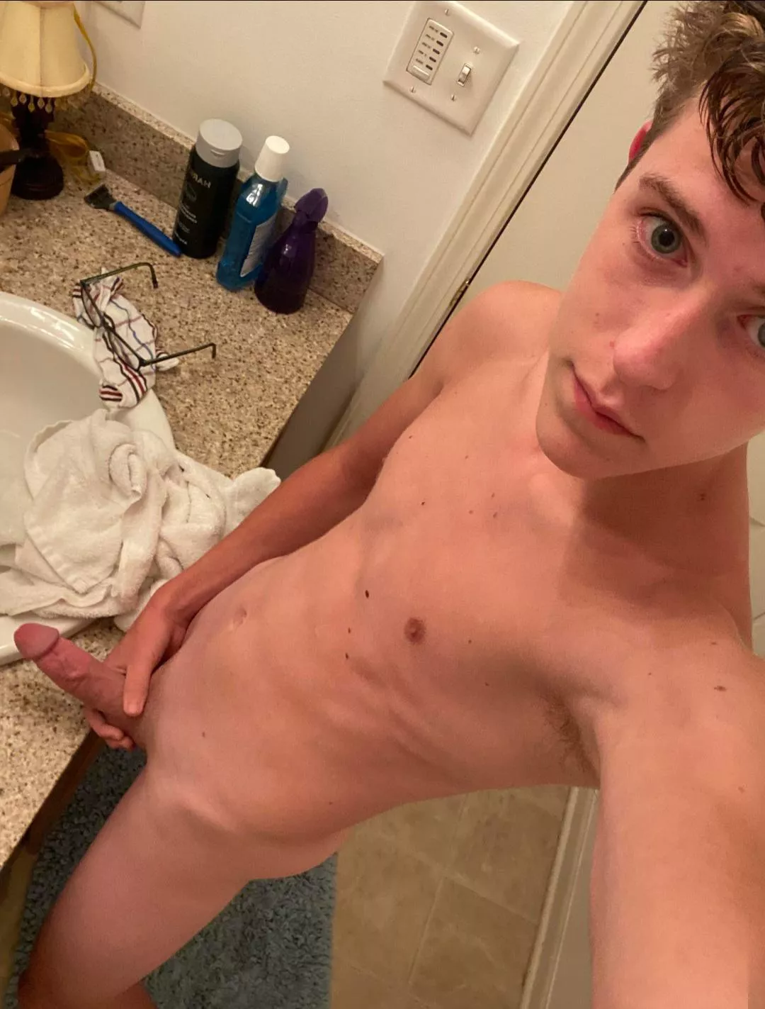 😳