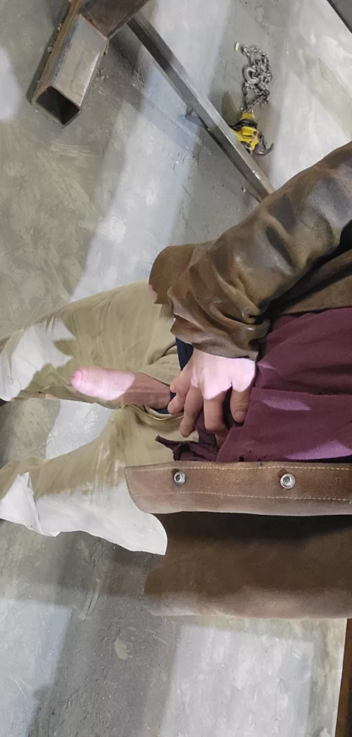 it just popped out 😲 (m)