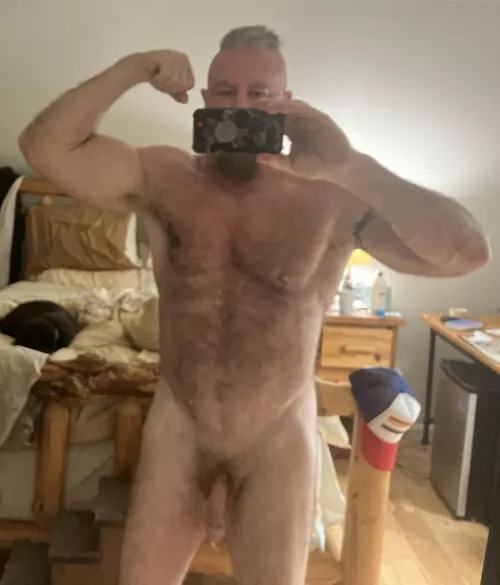 (60) Just a quick pic before the gym…