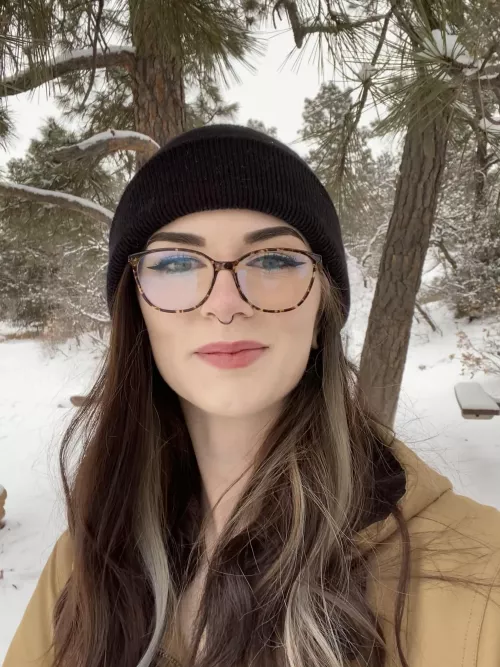 I know this subreddit is usually a lot of nudity but I still thought I looked cute here