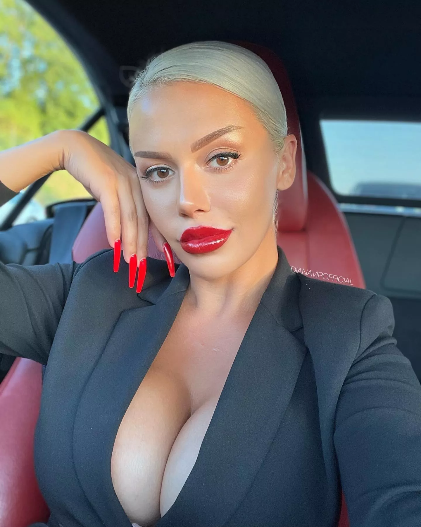 Red Red Lips