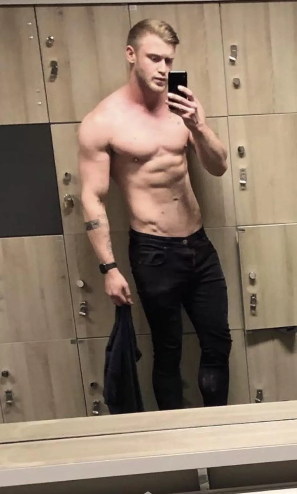 Leaning up [M]24