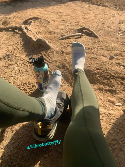 So many hikers were passing by me while I was taking this picture 😅😏