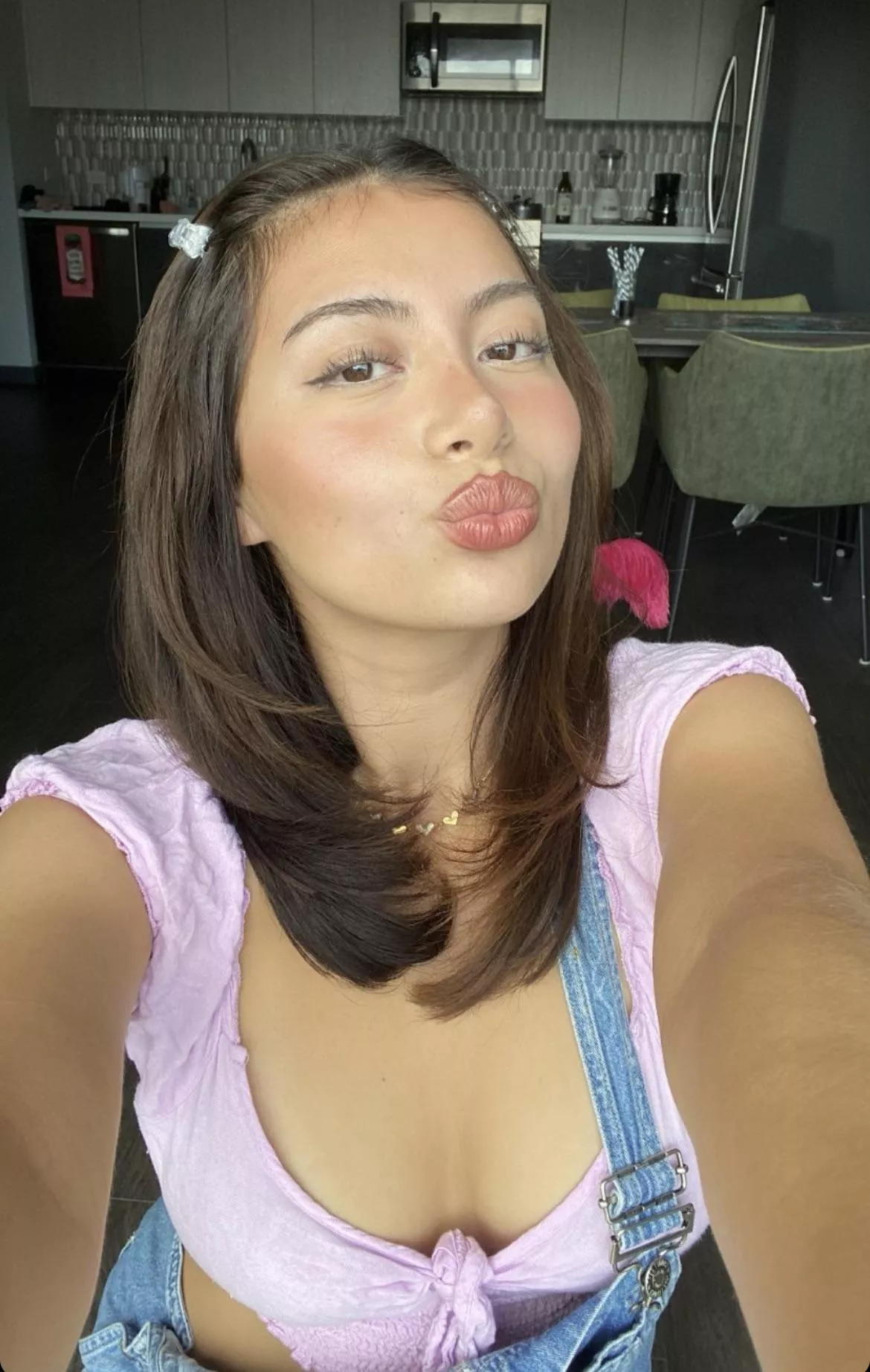 😘