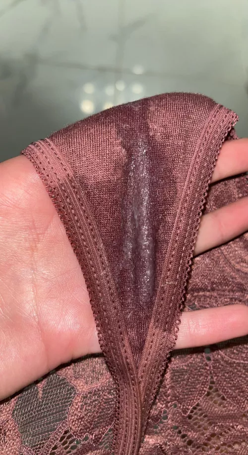 Do you like my wet spot? 💖