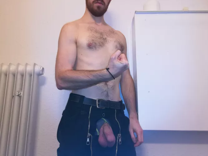 I might not be the strongest viking-lookalike, but I have a red beard 😎