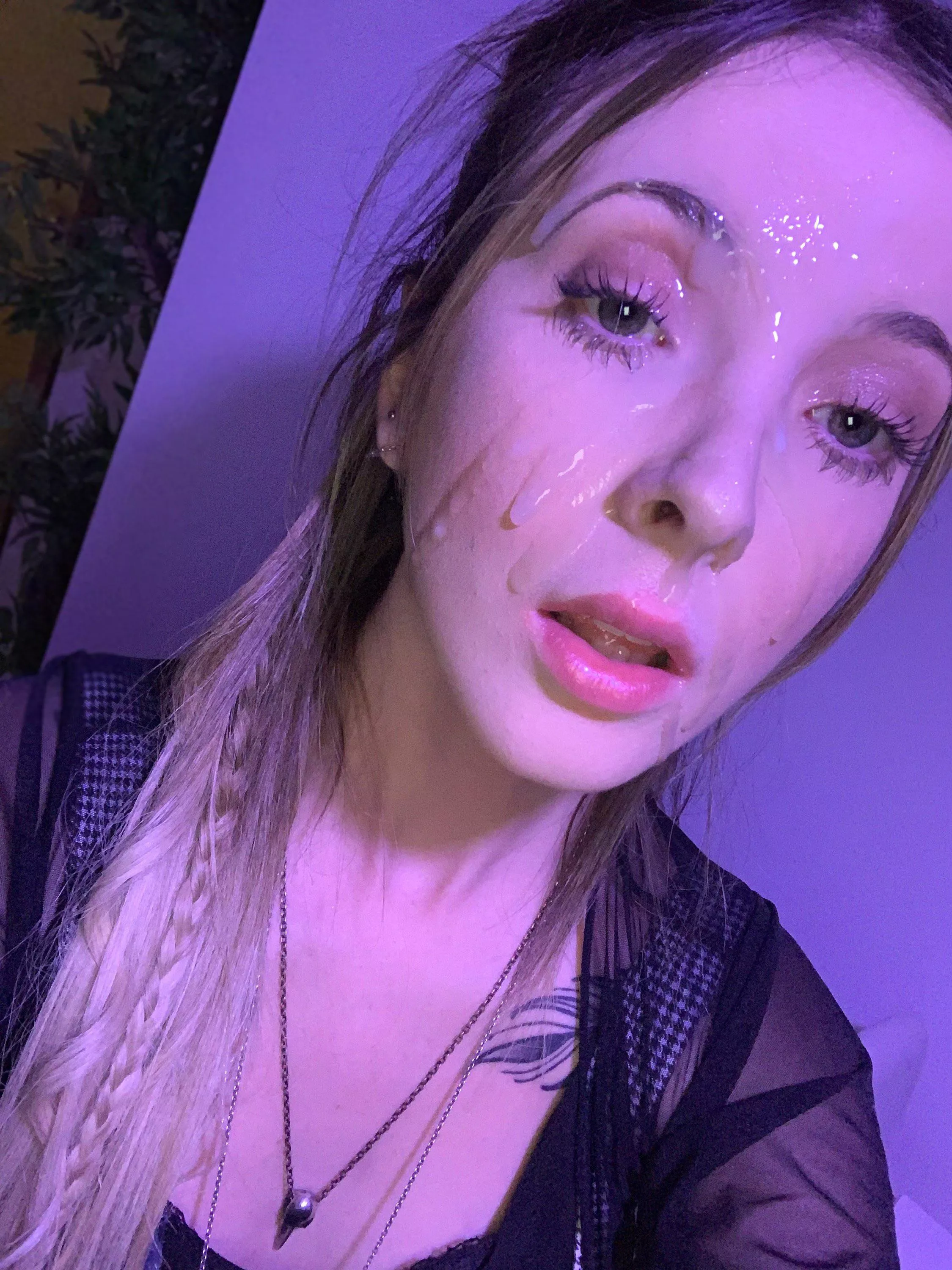 This lighting makes facial selfies look even cooler