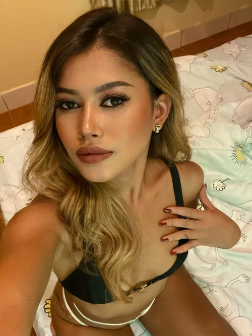 Time to go swim, it's so lonely here in my house😏