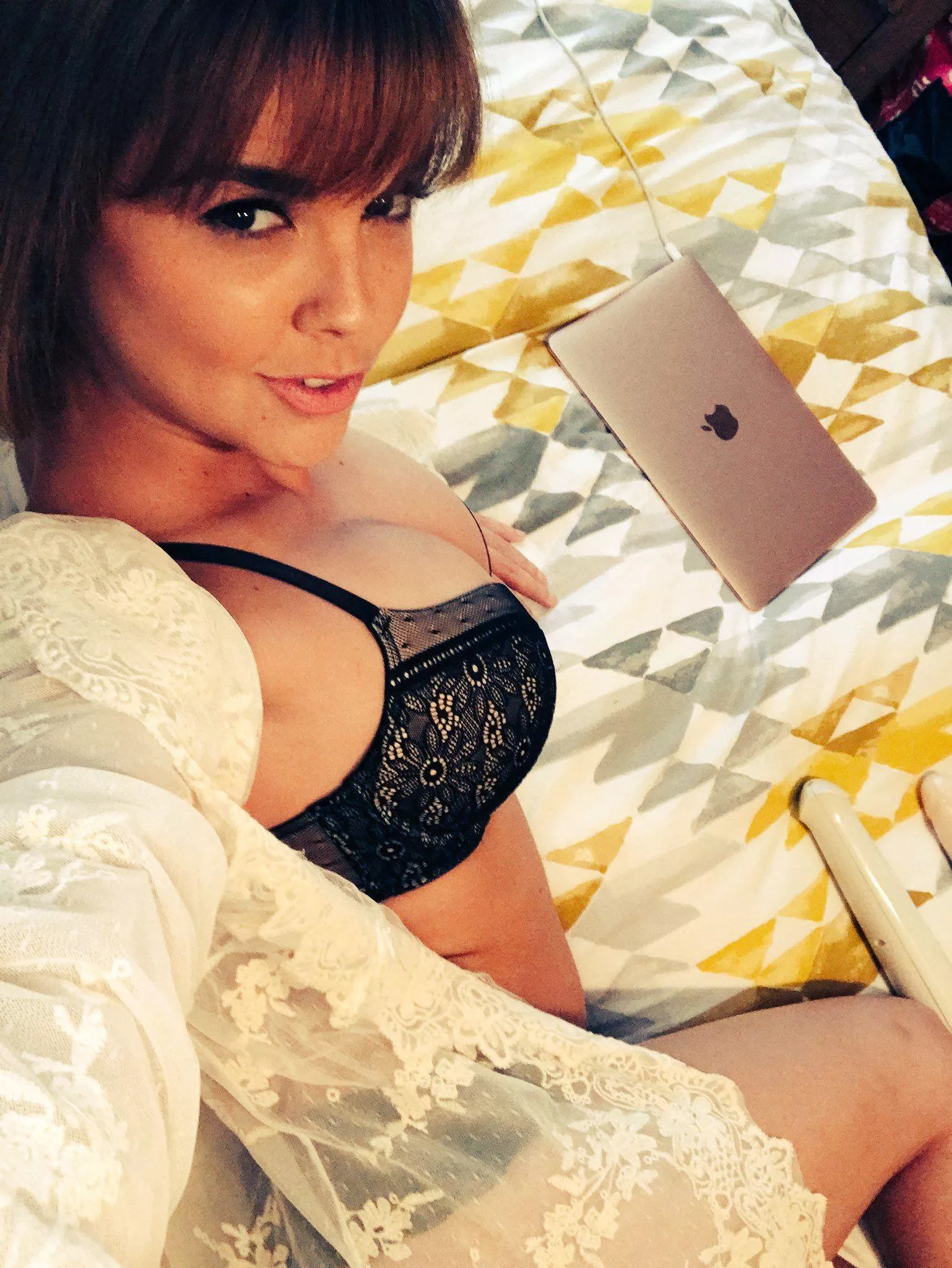 Dillion Harper is such a hottie.