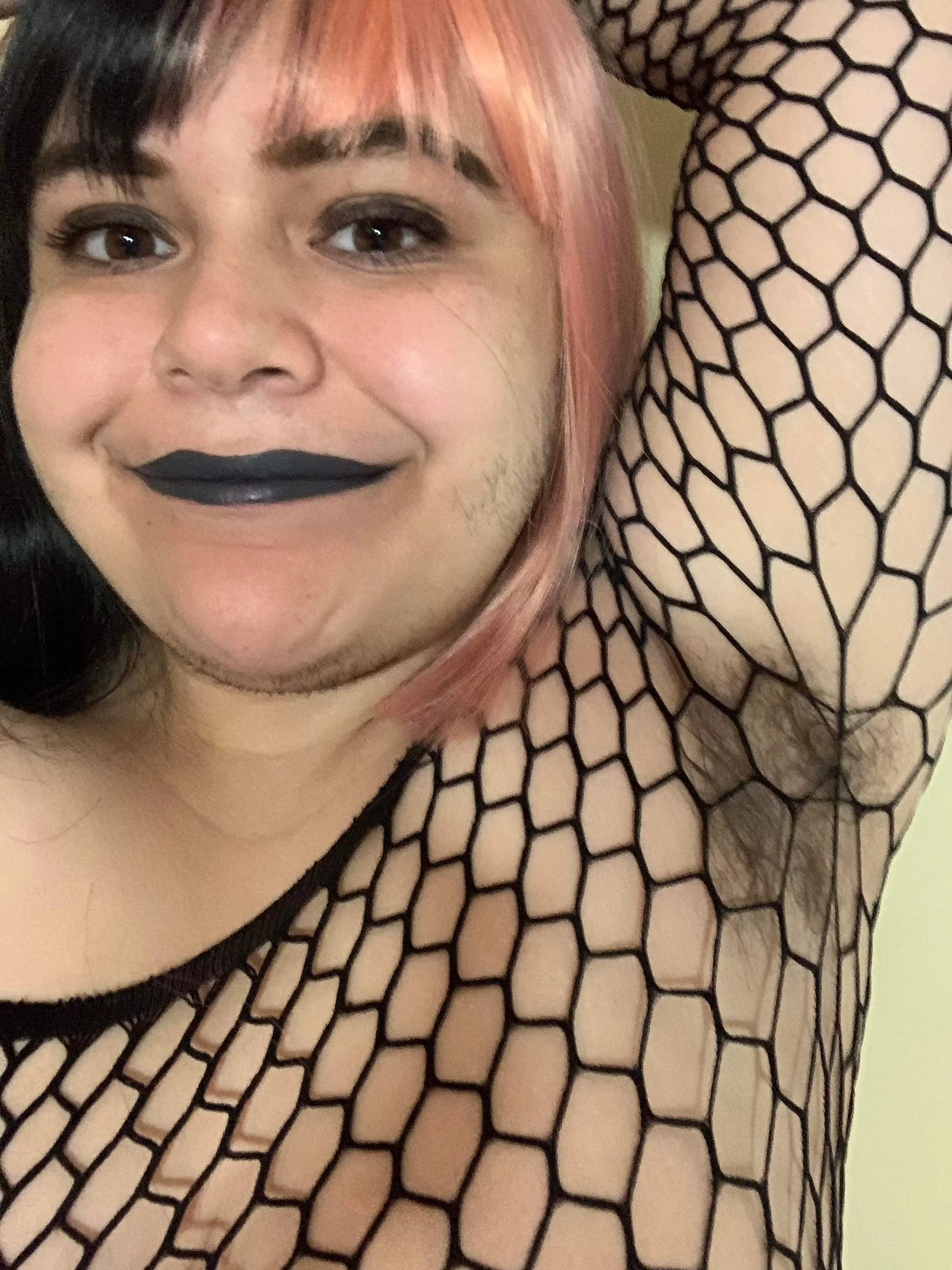 Jack off onto my pits through my fishnets ;)