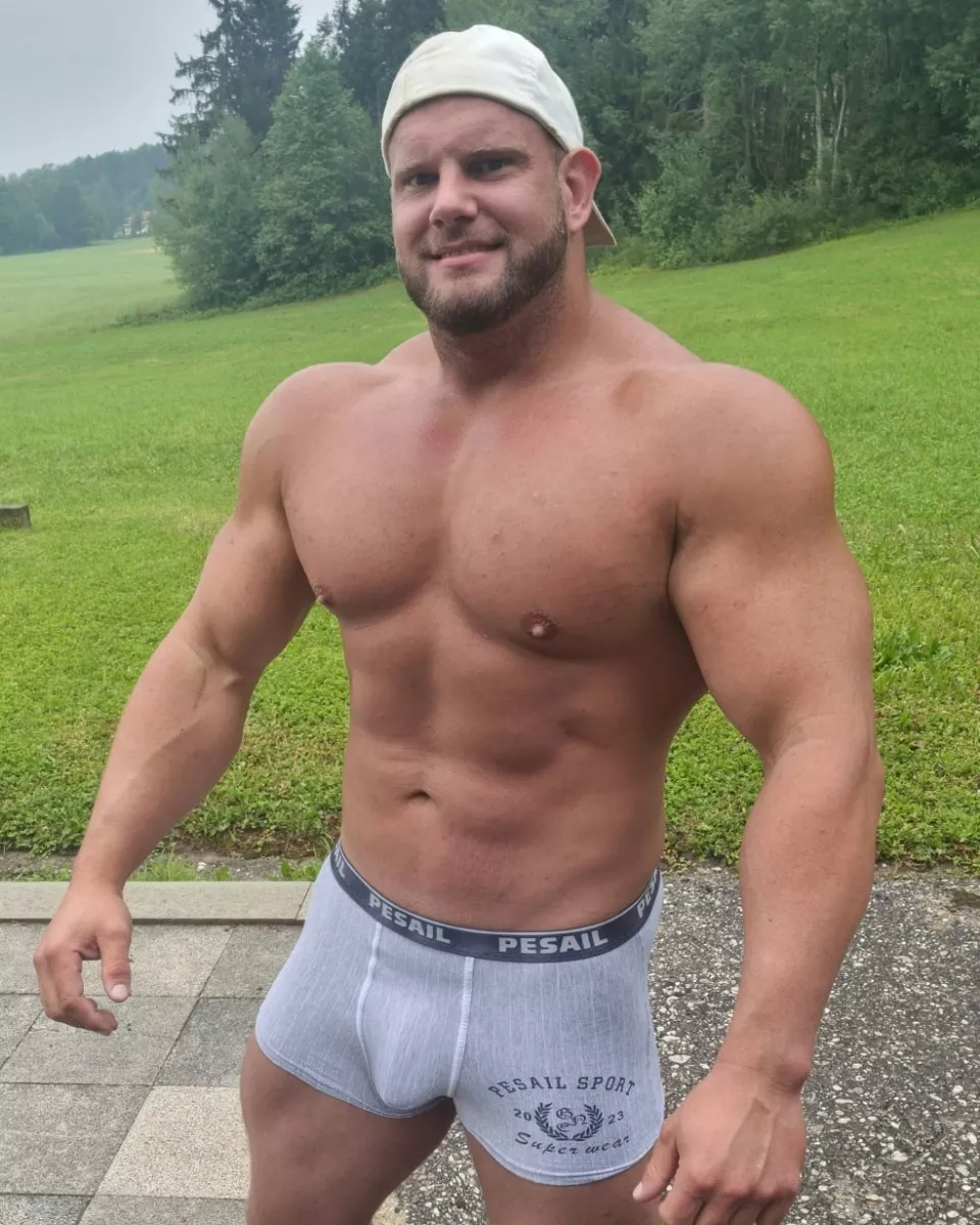 😜