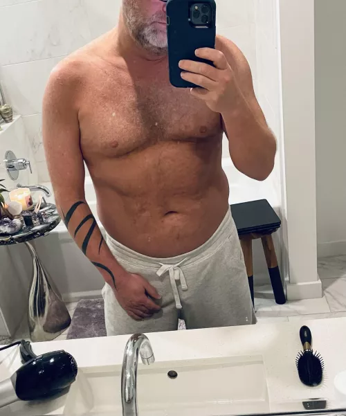 Need my hot Jock home soon! My buddy down there is dying to say hello to his warm mouth. [52]