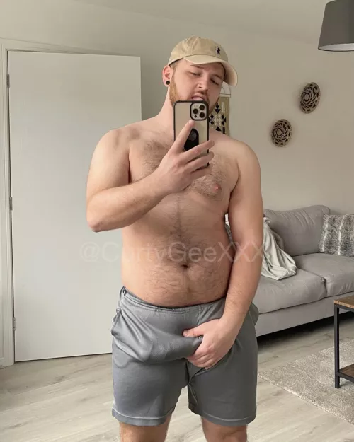 Eyes up here lad 😈