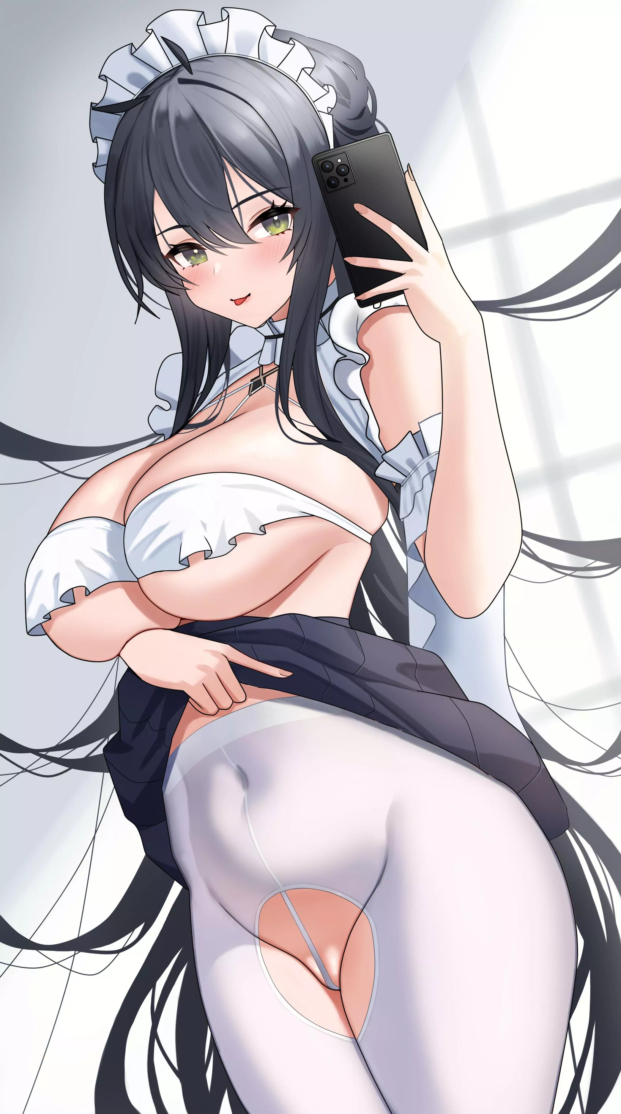 Indomitable’s lewd selfie