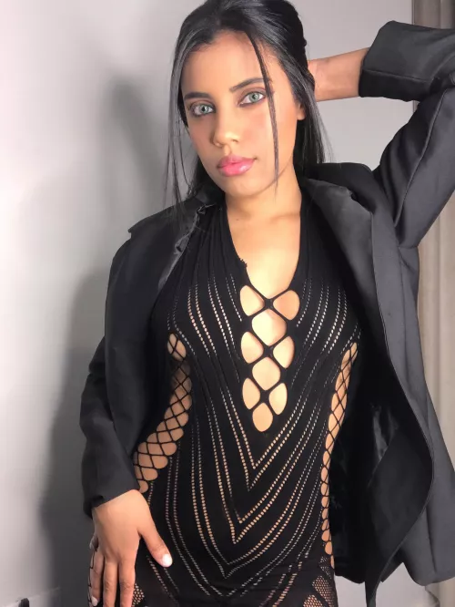 Cute or hot? 🤍23f