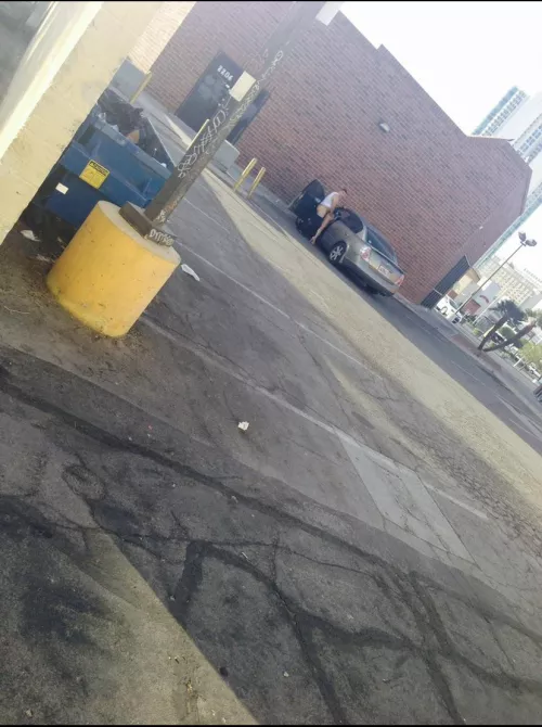 7 Eleven parking lot 2202 Paradise Rd , Las Vegas NV, out behind the trash dumpster