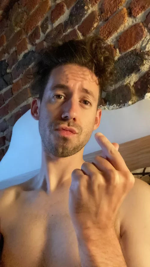 Finger heart! Have a nice day dudes!