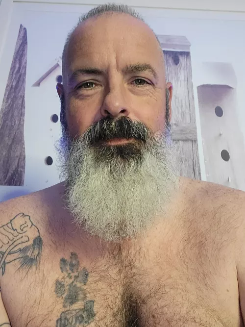 I am going to be live on chaturbate for a few hours Cum visit and say hi. chaturbate.com/vinnythewrench