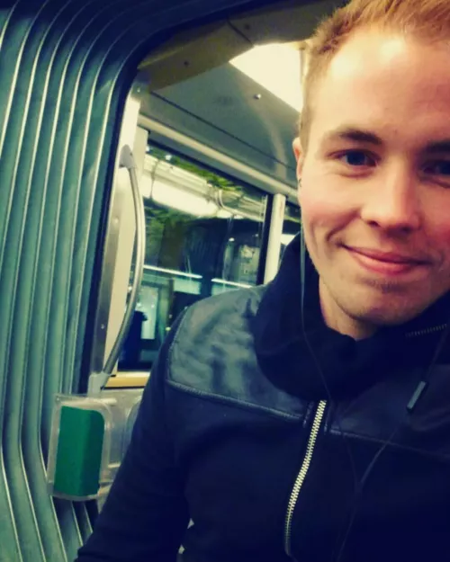 Wanna chat? Hit me up and let’s talk ☺️