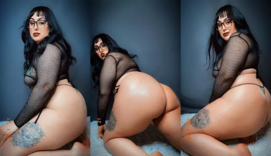 imagine busting a fat load all over my phat ass