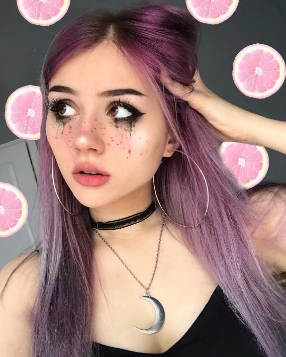 It looks like she intentionally applied her makeup to give her that It looks like she intentionally applied her makeup to give her that