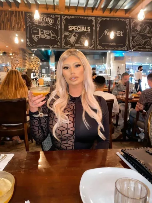 Ngl takes some courage to wear revealing clothes like that 😂😂