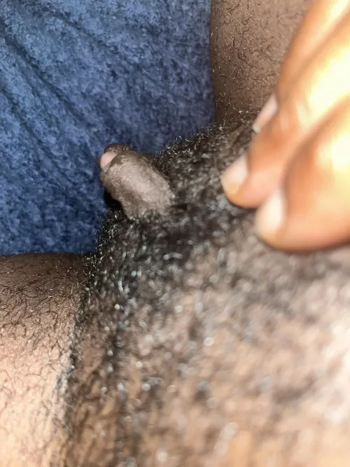 any dykes into big clits? DM me if you wanna go nude4nude🫦