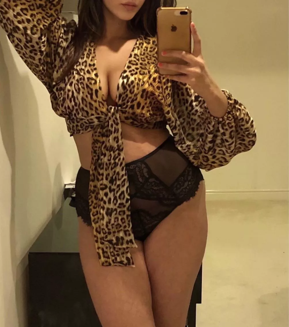 A lady on the streets but wild under the sheets 🫦🐆