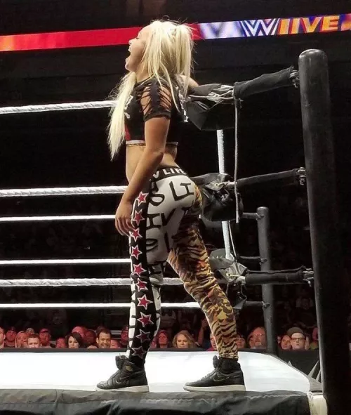 😍 Liv Morgan 😍