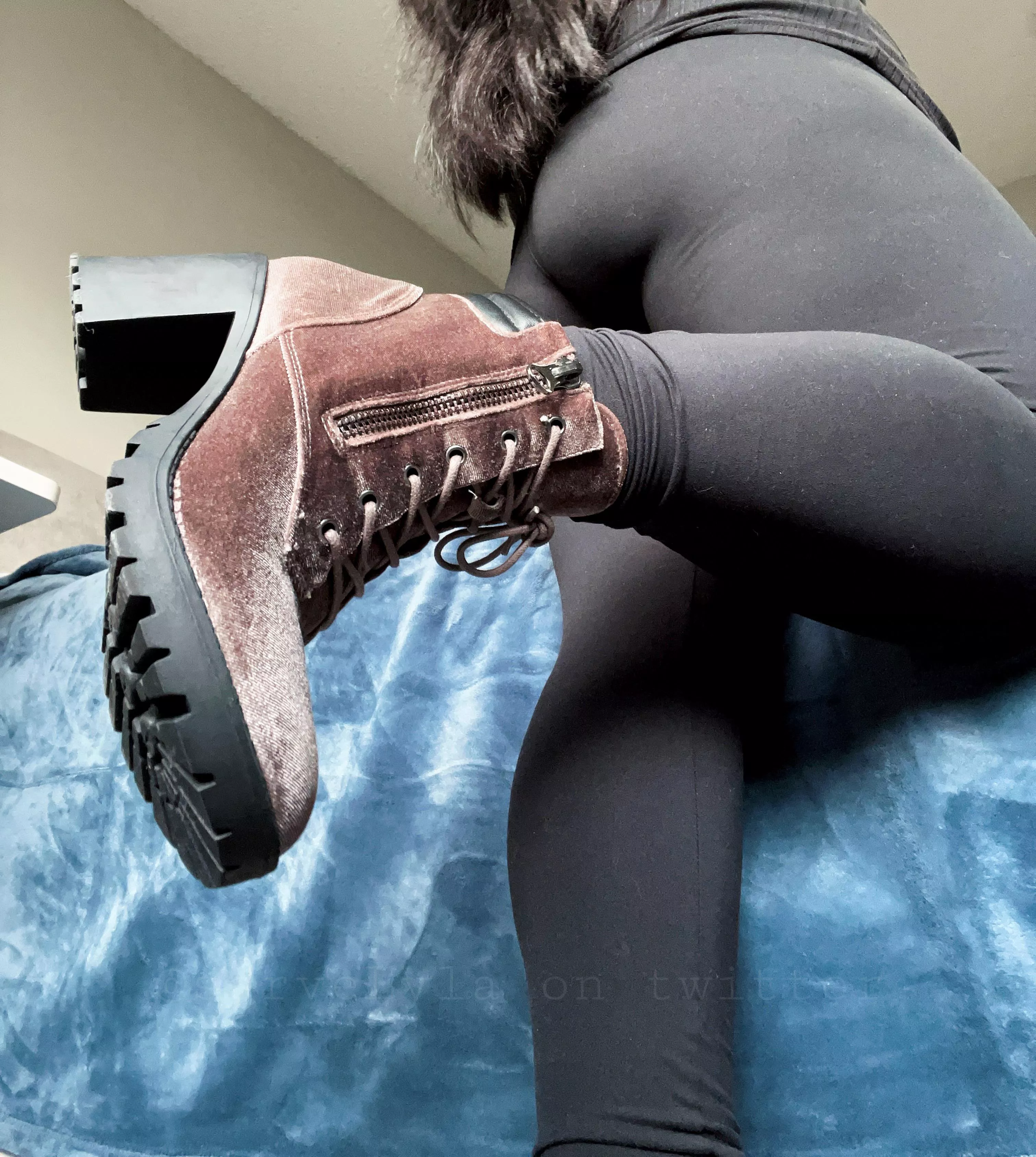 My foot belongs on your neck and your wallet in my hands!