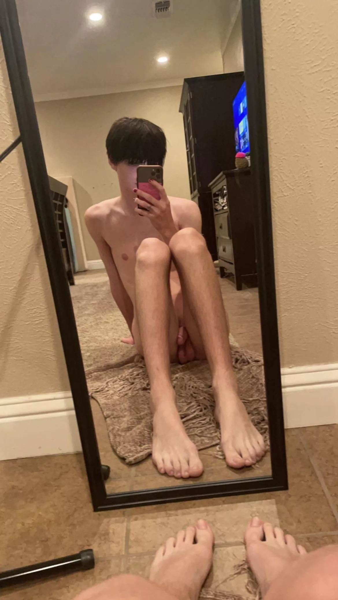 toe reveal😁