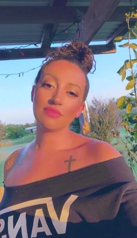 African American & Caucasian 🤎 reminding myself daily that I don’t have to be pretty on others’ eyes, because I’m beautiful in my own 🖤🤍 African American & Caucasian 🤎 reminding myself daily that I don’t have to be pretty on others’ eyes, because I’m beautiful in my own 🖤🤍
