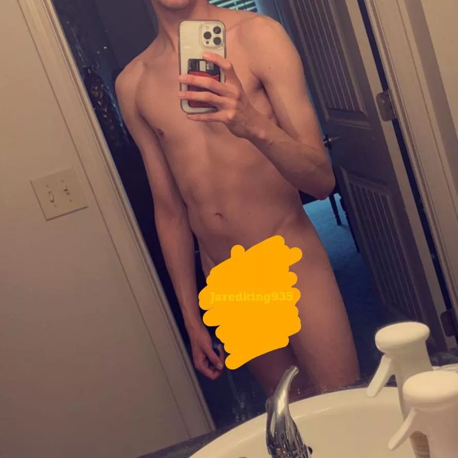 Hmu if you wanna see what’s under ;)