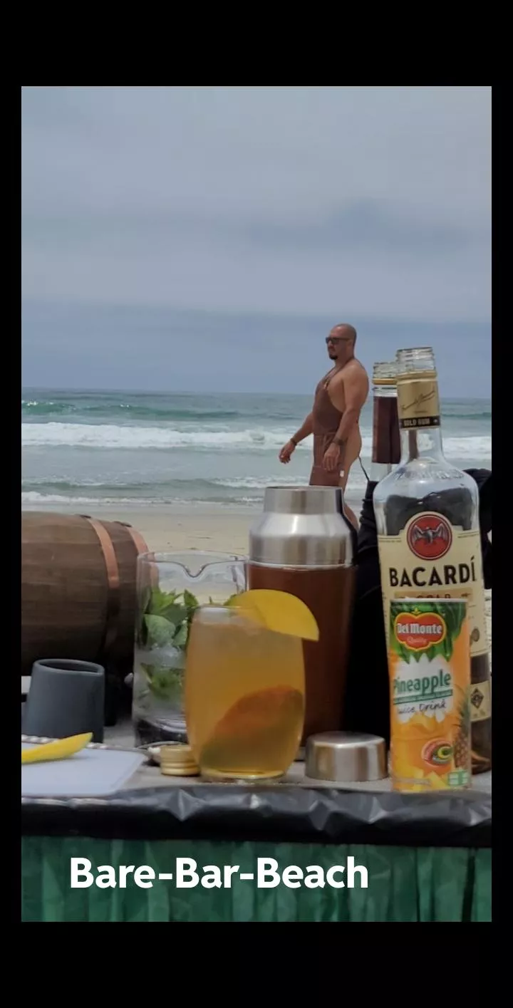 Bare-Bar-Beach.