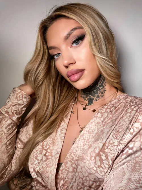 I really love nude lippies :)