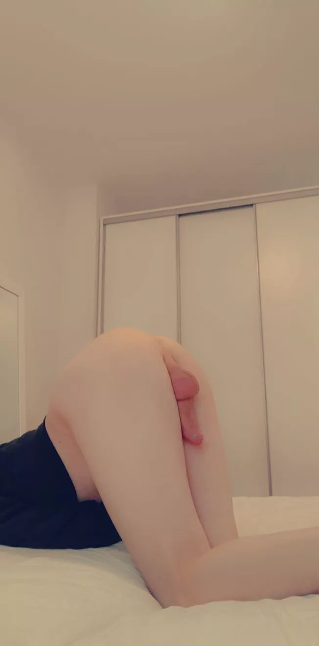lil femboy butt🍑