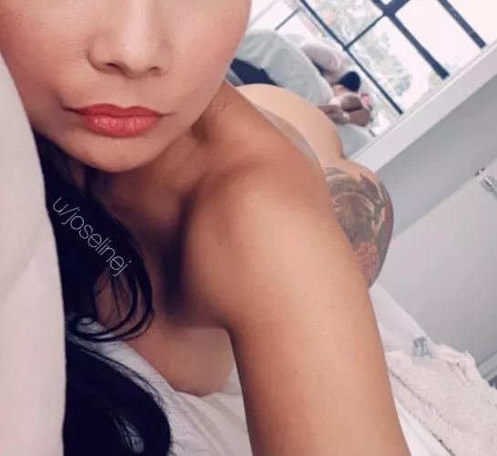 Look I have two butts 🍑🍑