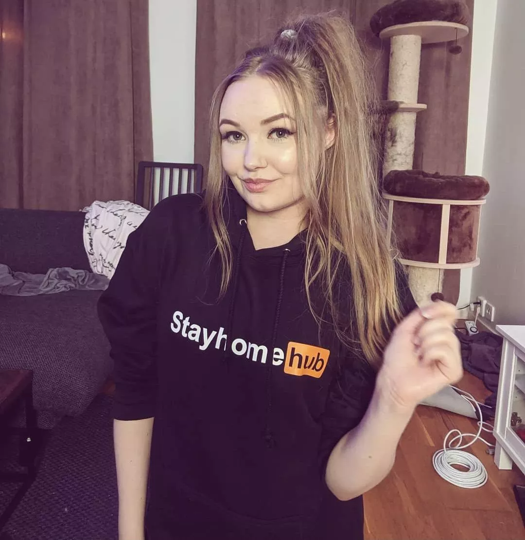 She is so hot¯??