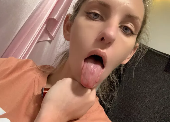 👅