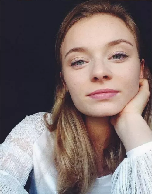 Kinga Drabek's incredibly pretty, girlish face