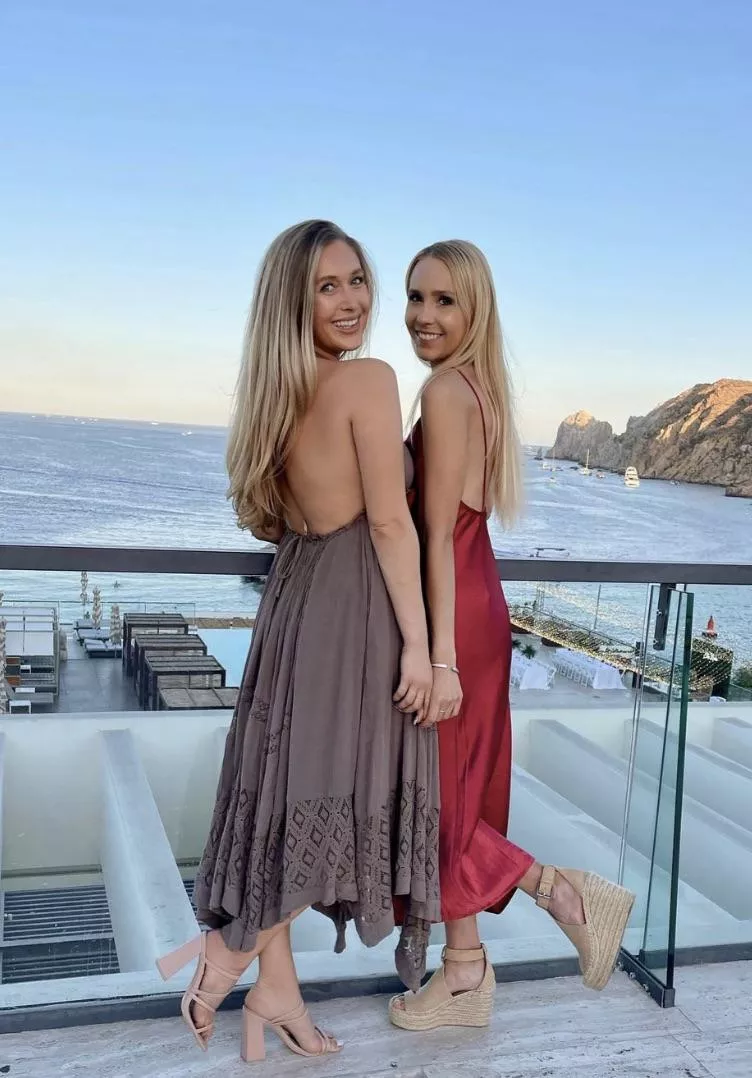 [2] Blondes