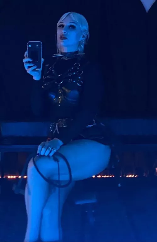 [F] I know you can see this bitch, I’m about to make your ass bleed with my single tail 💋