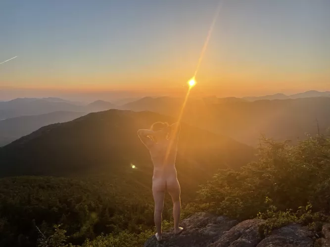 Hiked the second highest mountain in NY to take pictures of my butt