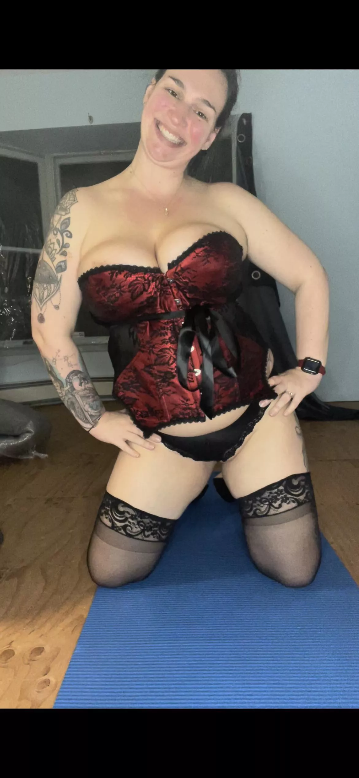 Thigh highs and lingerie still look good when you’re 33. 😍😍