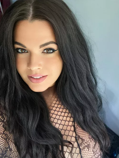 Wavy black hair 💕