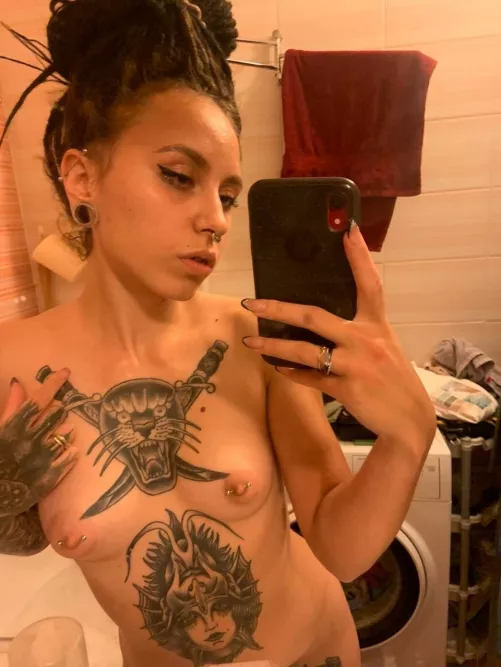 I want to feel your hot cum on my boobs 🥵