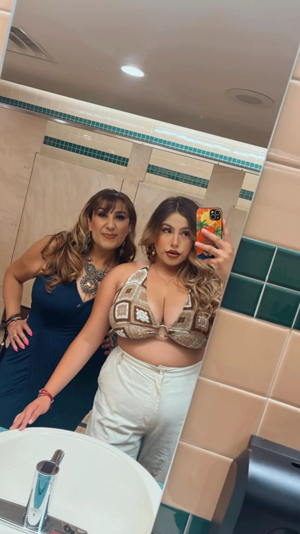 Latinas