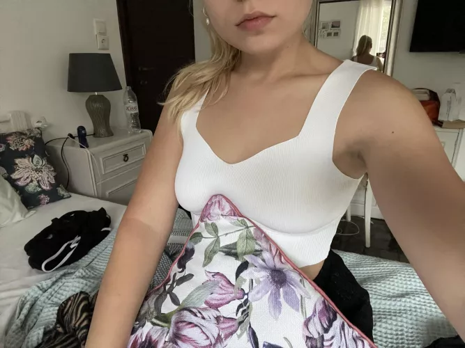 Would you jerk off my nudes if I send you some ?