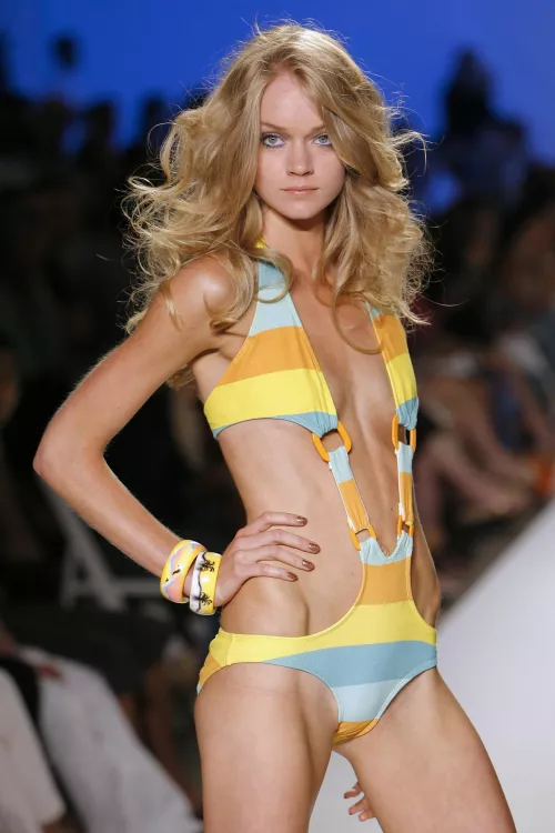 Lindsay Ellingson at the catwalk